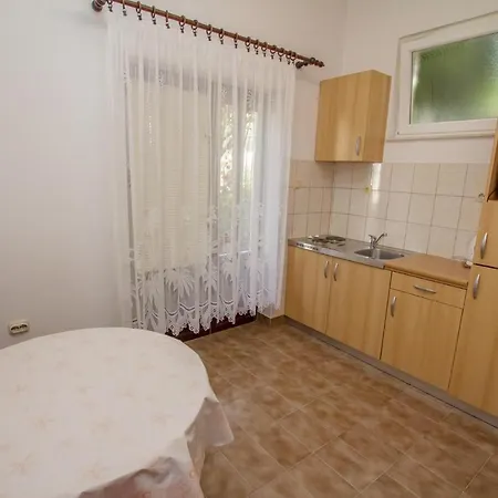 Apartment Ciovo 2 *